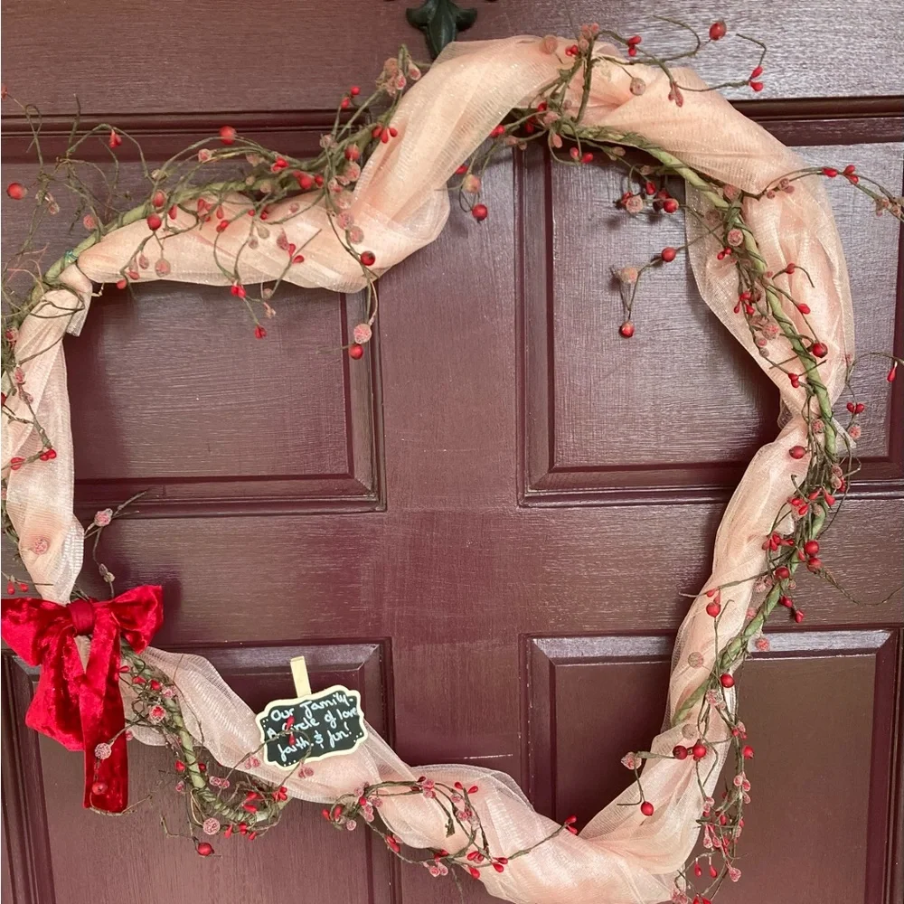 ♥️💙Festive Heart Berry Holiday Wreath